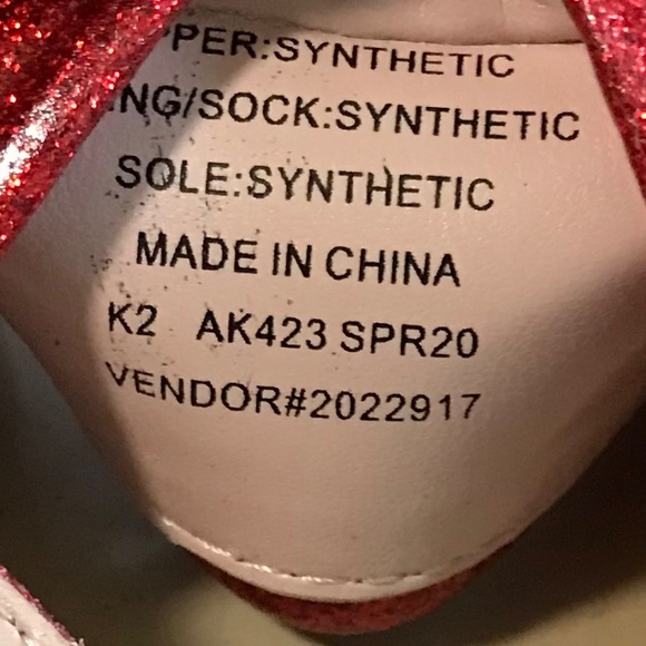 Adorable Fruit-Themed Sparkly Sandals - Pineapple & Strawberry Design - Picture 2 of 7